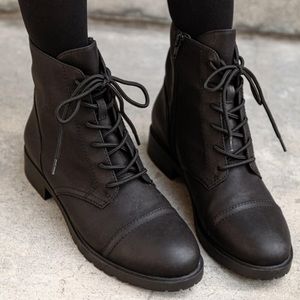 ALDO NWT Grenani Cap Toe Military boots in black